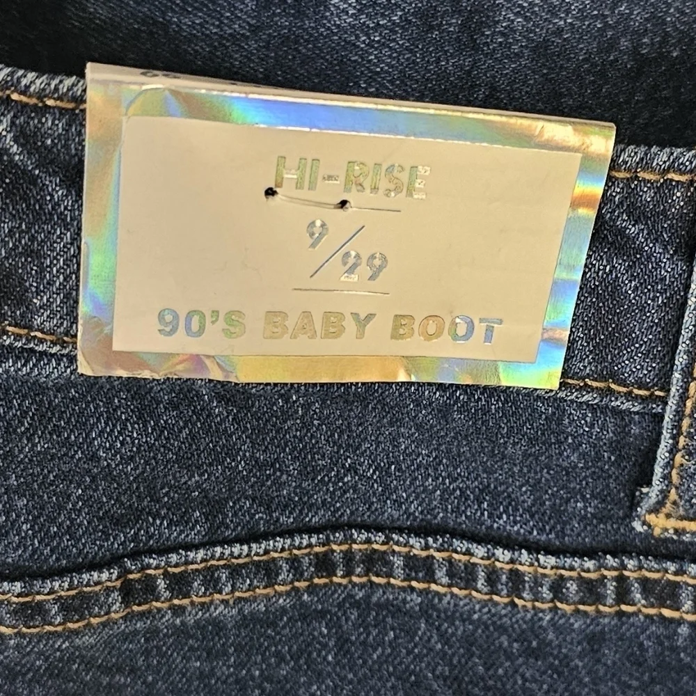 TINSELTOWN | 90's BABY HIGH-RISE BOOTCUT DISTRESSED JEANS \\ SIZE 9…